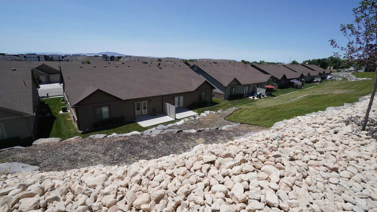 984 S Swoop Dr - Photo 6 of 36