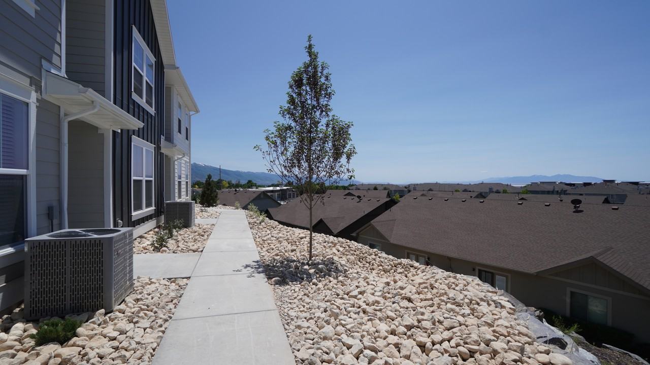 984 S Swoop Dr - Photo 7 of 36