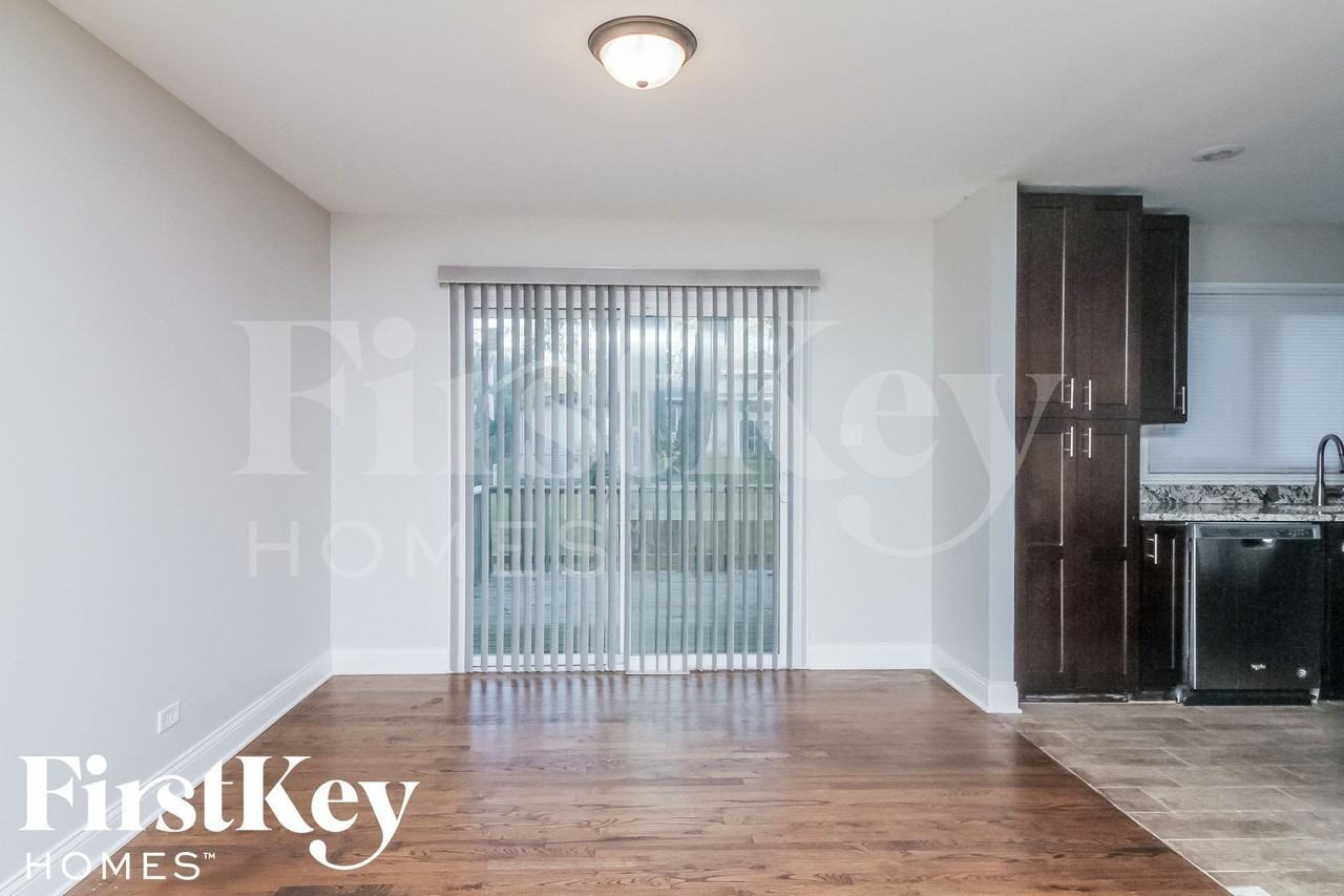 1332 Jamie Ln - Photo 5 of 15