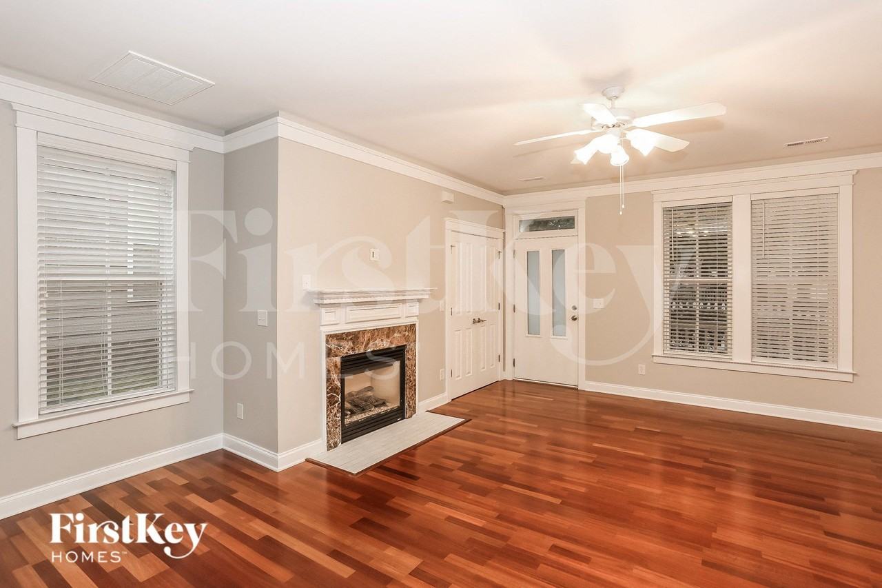 128 Kensington St - Photo 3 of 15