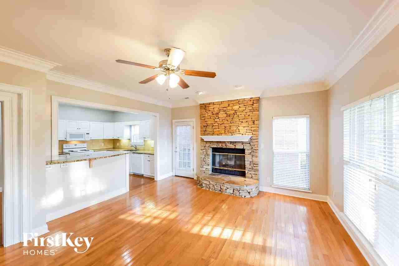 125 Charleston Way - Photo 4 of 15