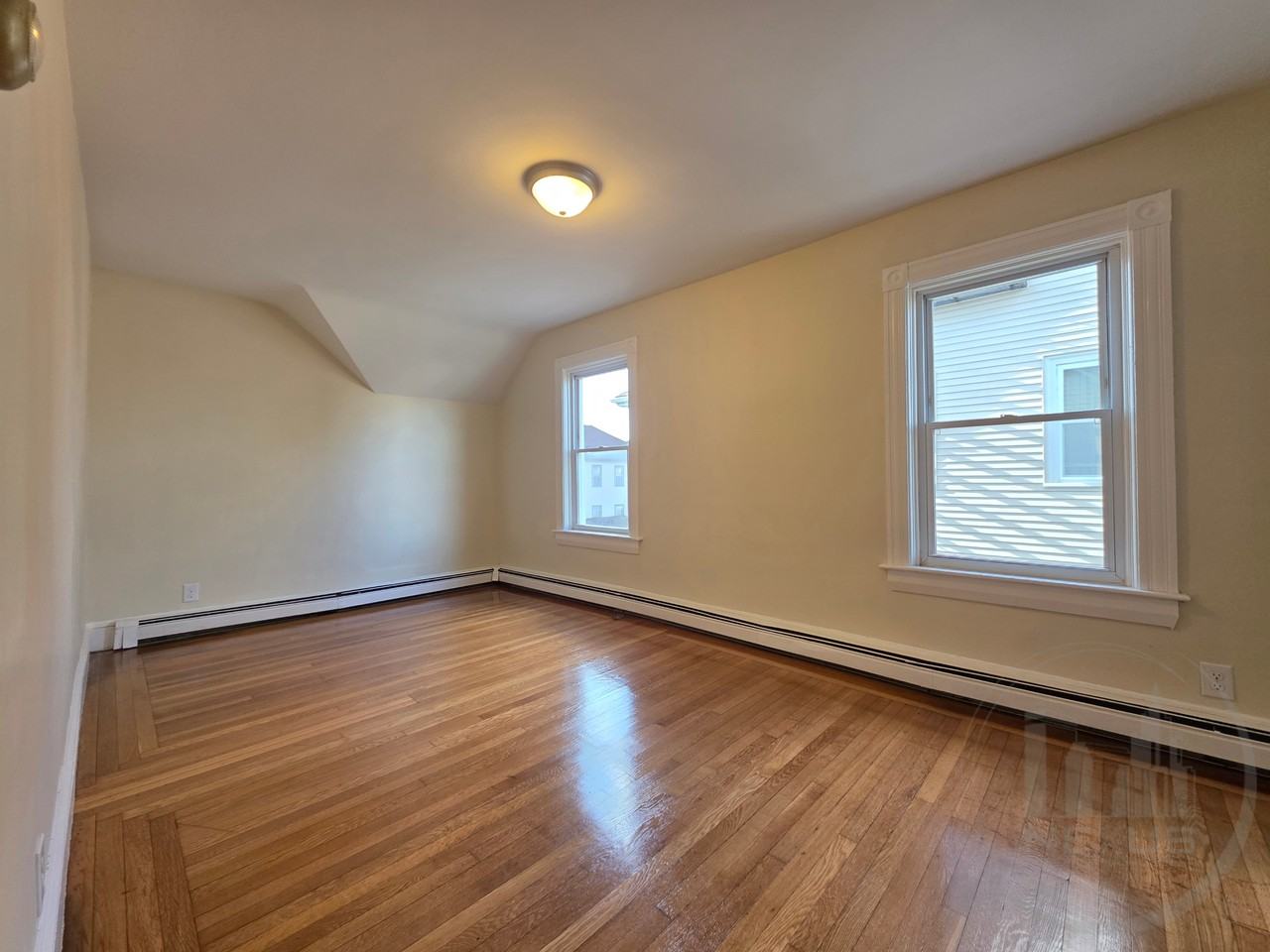 459 Pontiac Ave - Photo 3 of 9