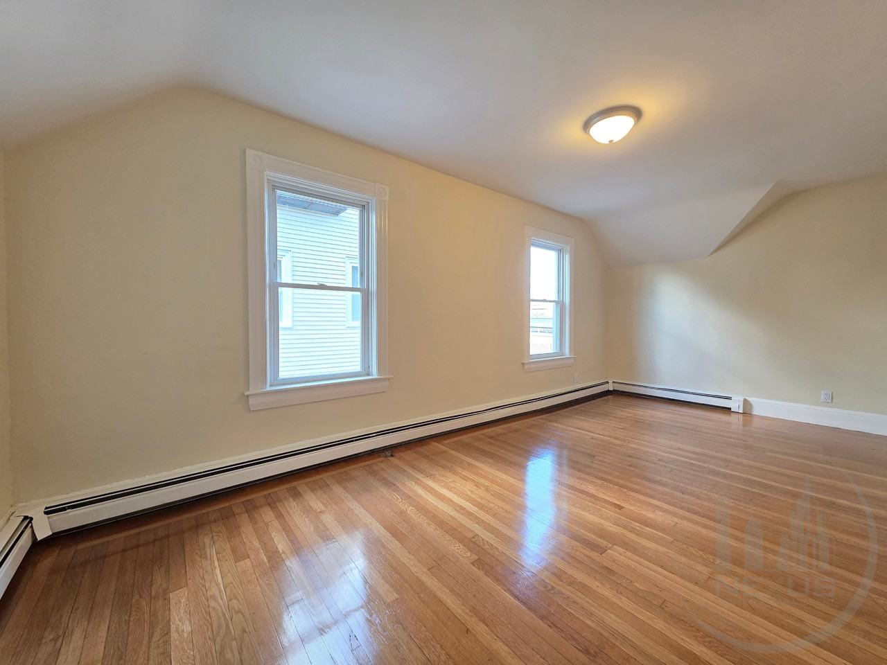 459 Pontiac Ave - Photo 4 of 9