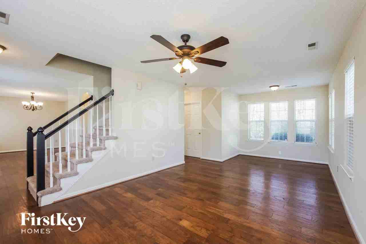 12105 Landen Dr - Photo 3 of 15