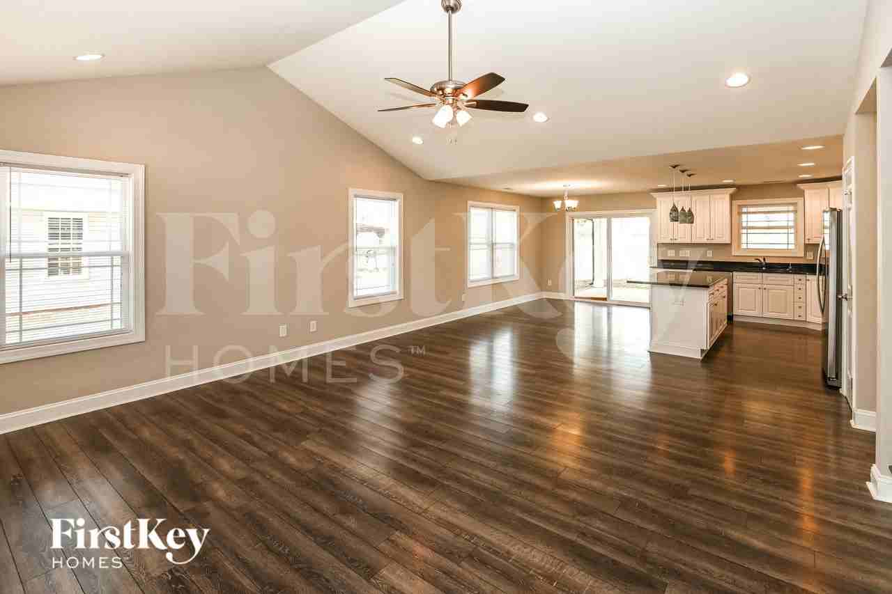 119 Cline St - Photo 3 of 15