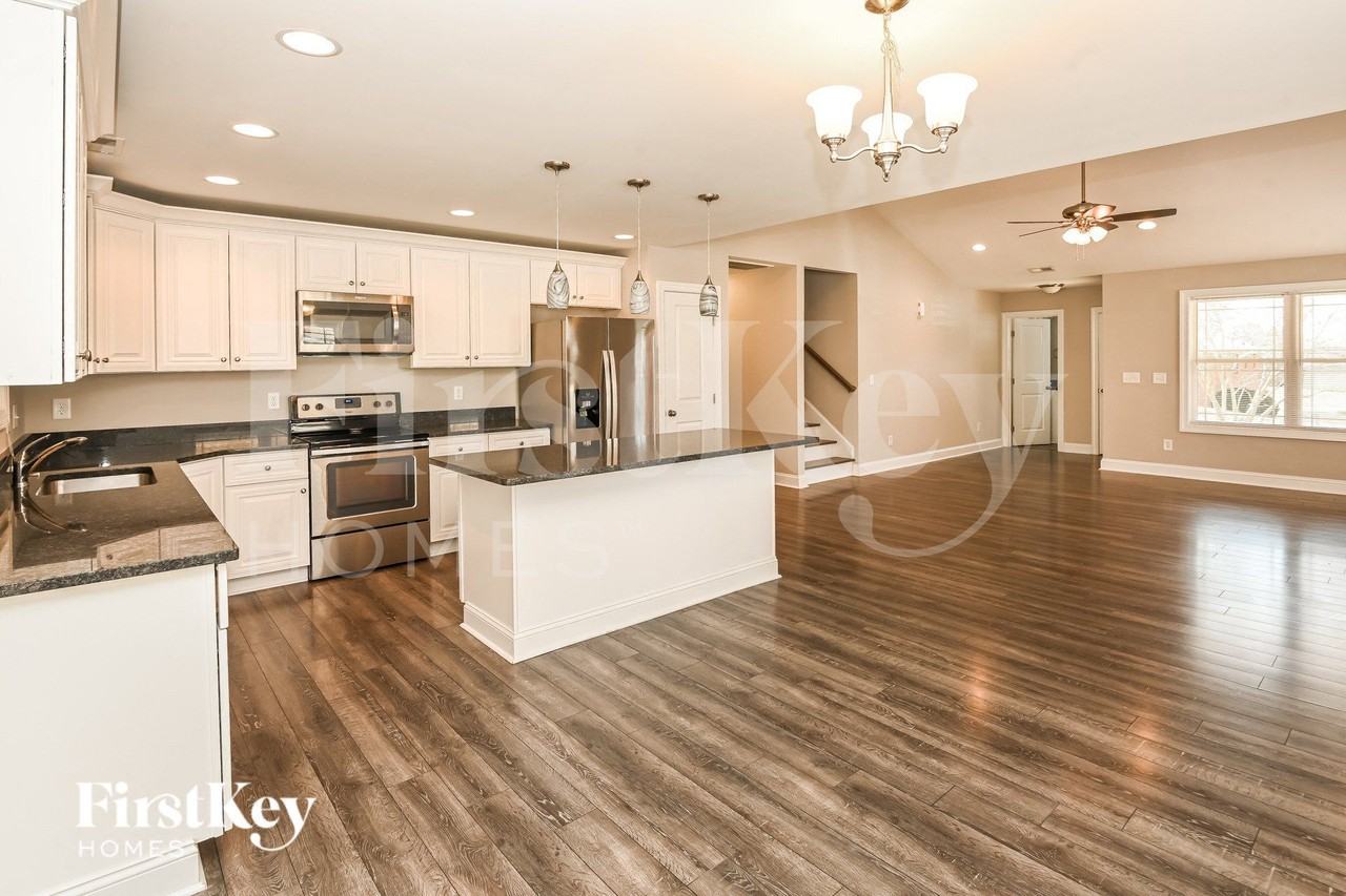 119 Cline St - Photo 5 of 15