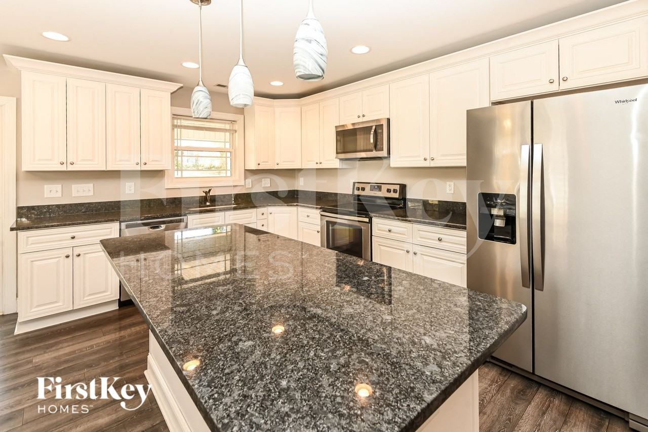 119 Cline St - Photo 7 of 15