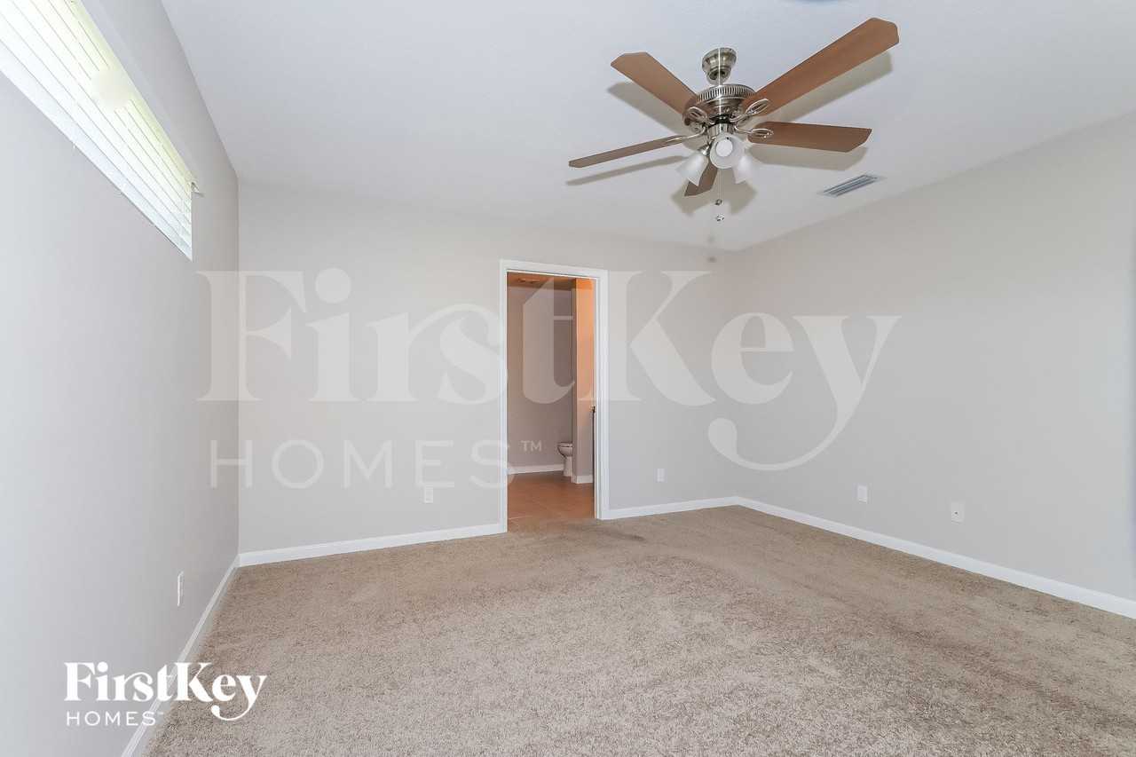 1158 Sw Eleuthera Ave - Photo 7 of 15