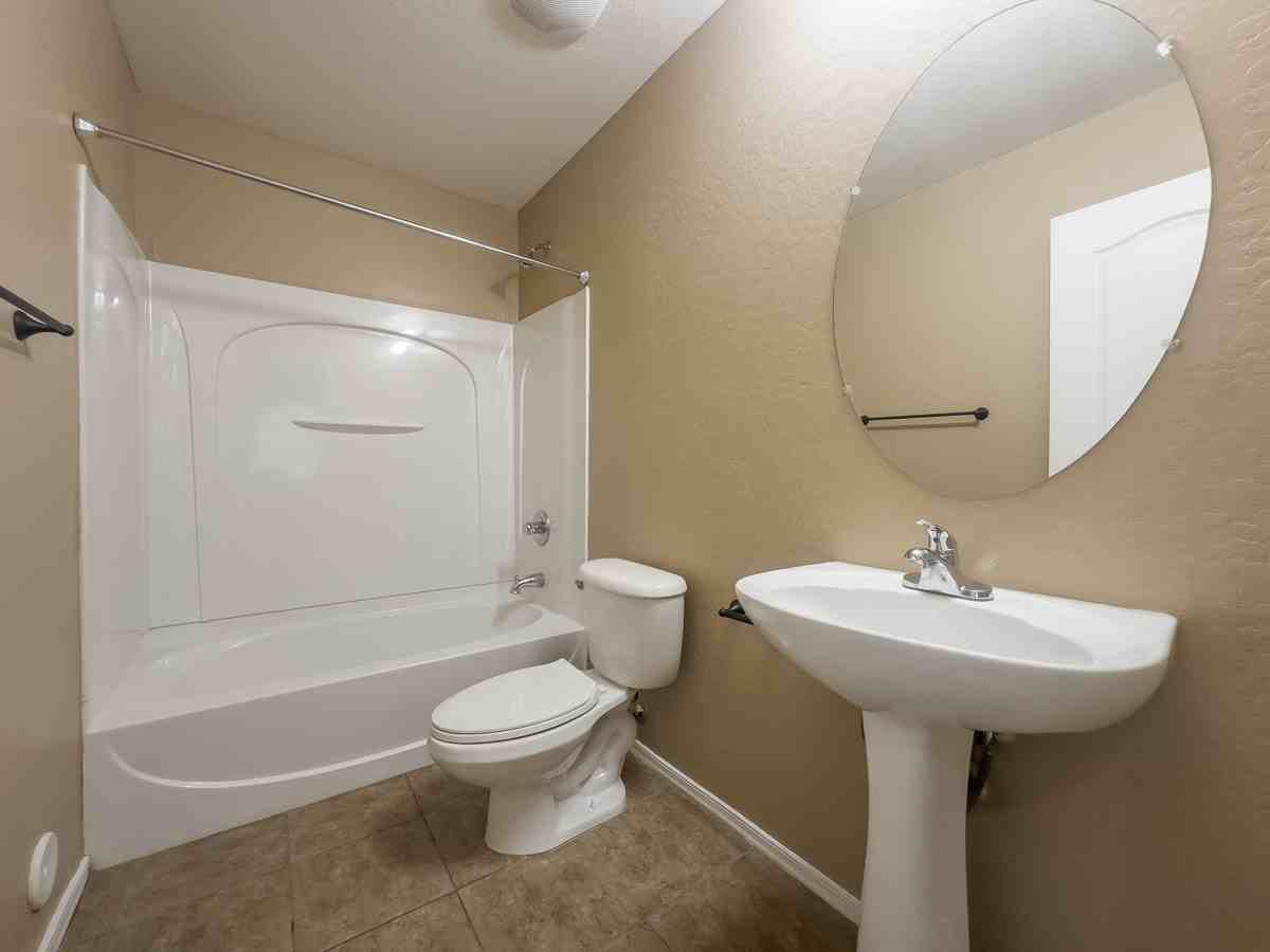 18272 W Bridger St - Photo 4 of 26