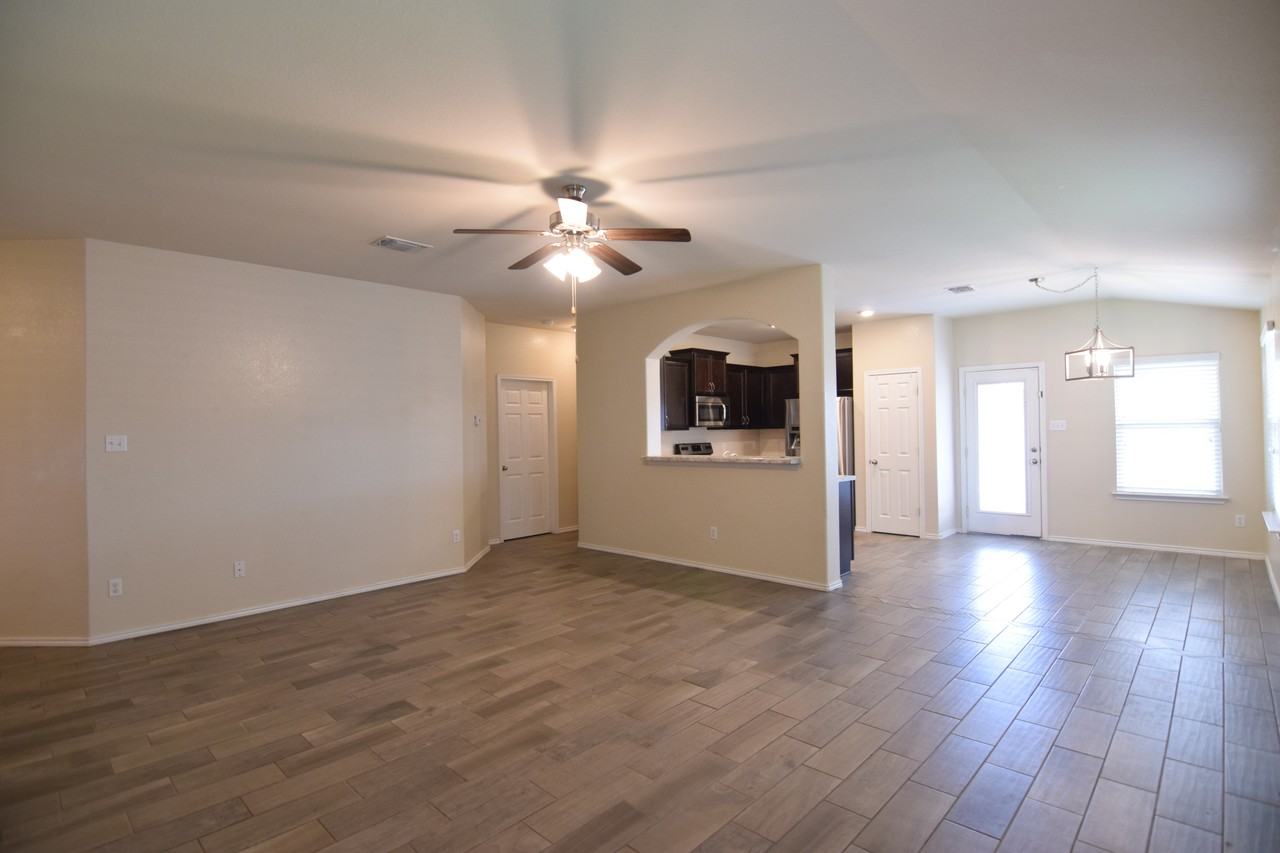 1411 Amber Dawn Dr - Photo 6 of 19