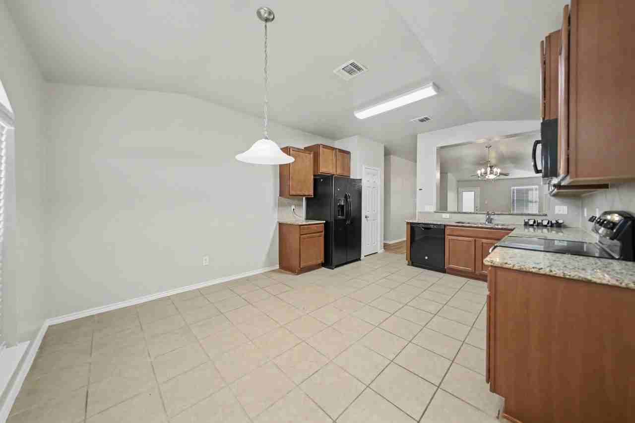 6500 Katy Creek Ln - Photo 4 of 20