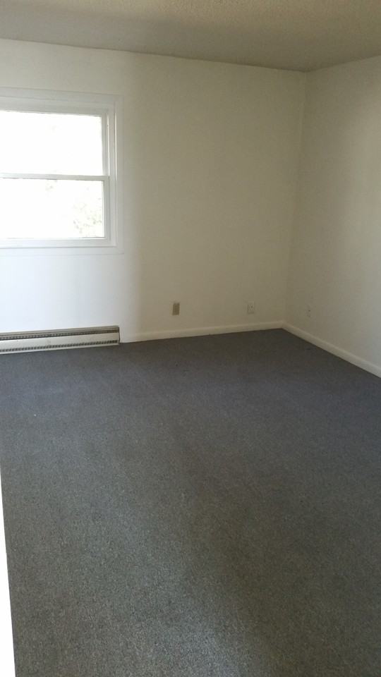 92 Sunnyslope Dr #4 - Photo 3 of 8