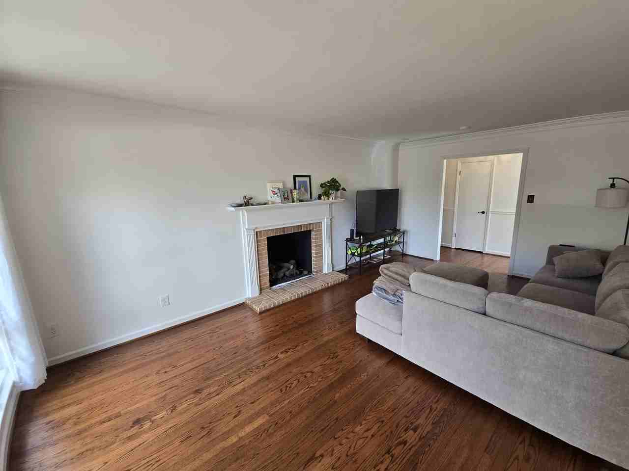 2815 Amherst Ave - Photo 4 of 20