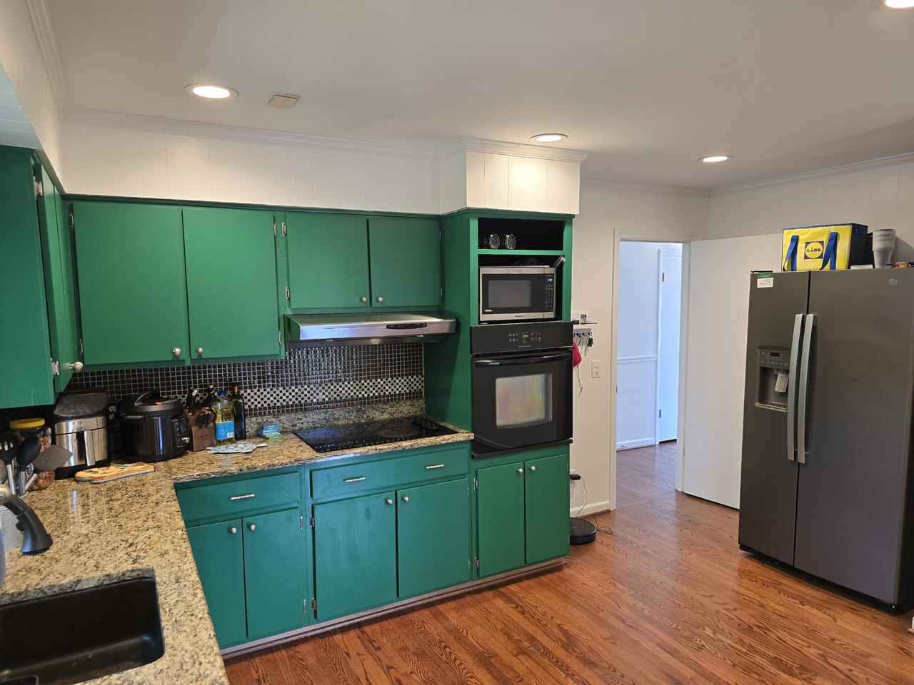 2815 Amherst Ave - Photo 5 of 20