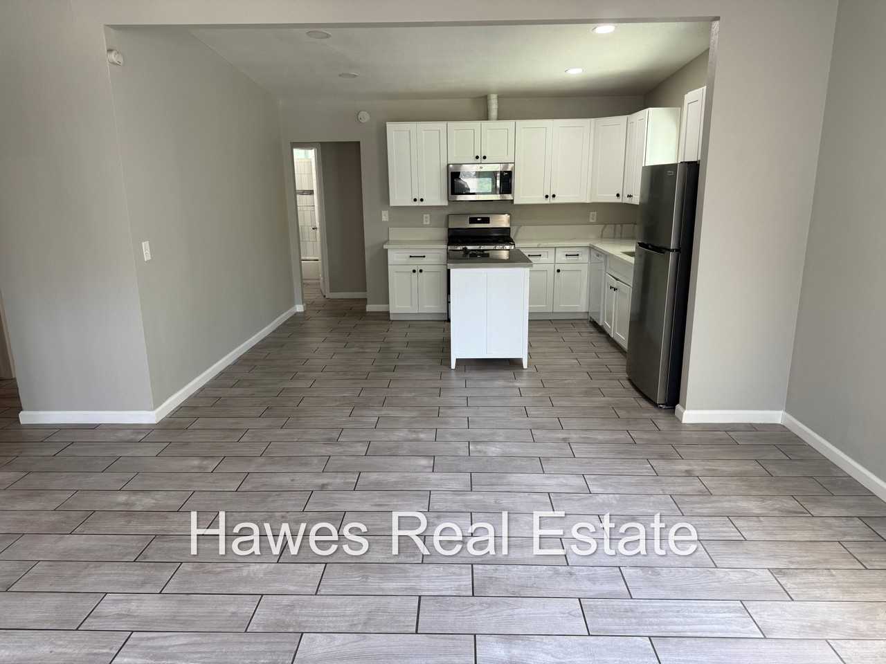 430 E Arrow Hwy #B - Photo 3 of 14