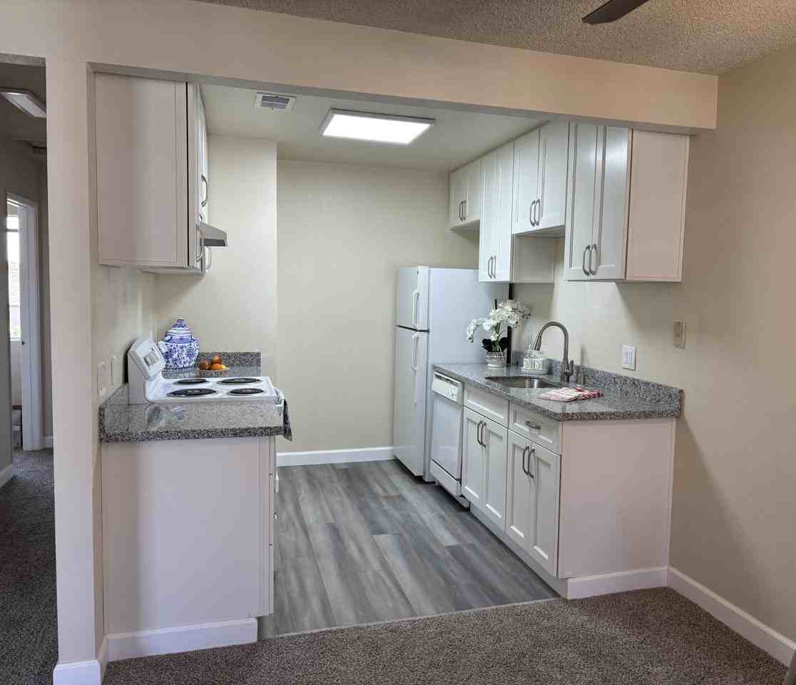 2355 Fairfield Ave #26