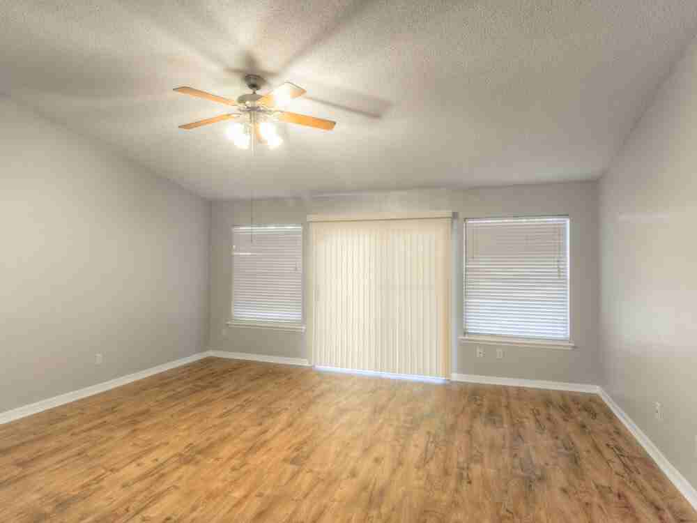 313 Johns Glen Dr - Photo 3 of 16