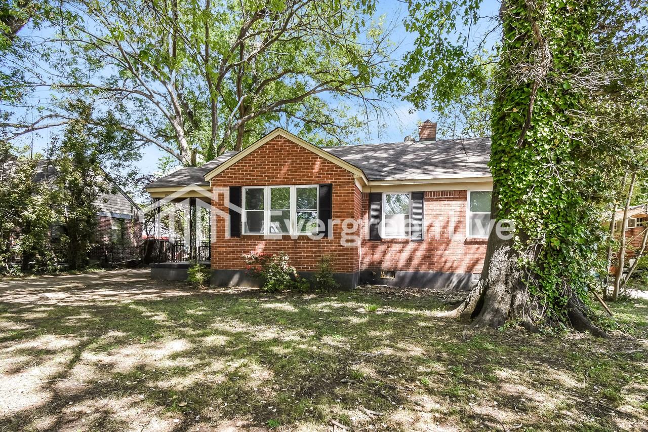 1064 Bonnie St - Photo 2 of 15