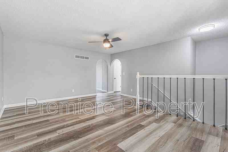 11702 E 60th St - Photo 3 of 16