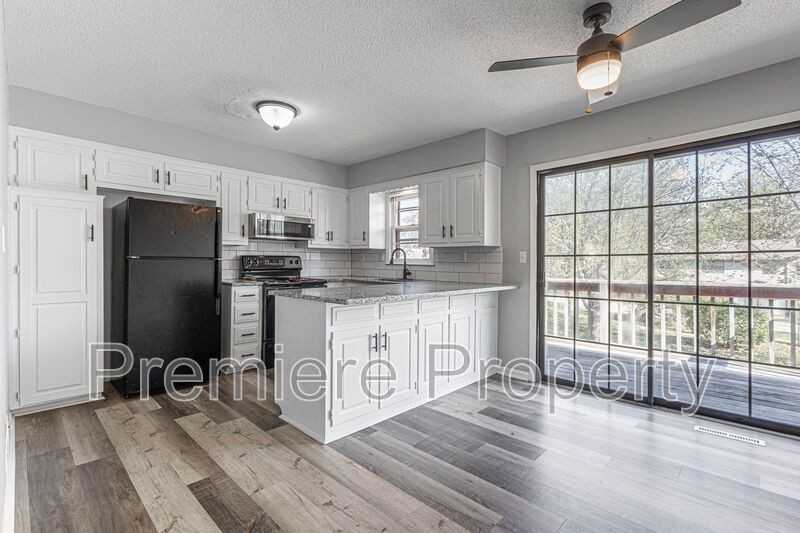 11702 E 60th St - Photo 4 of 16