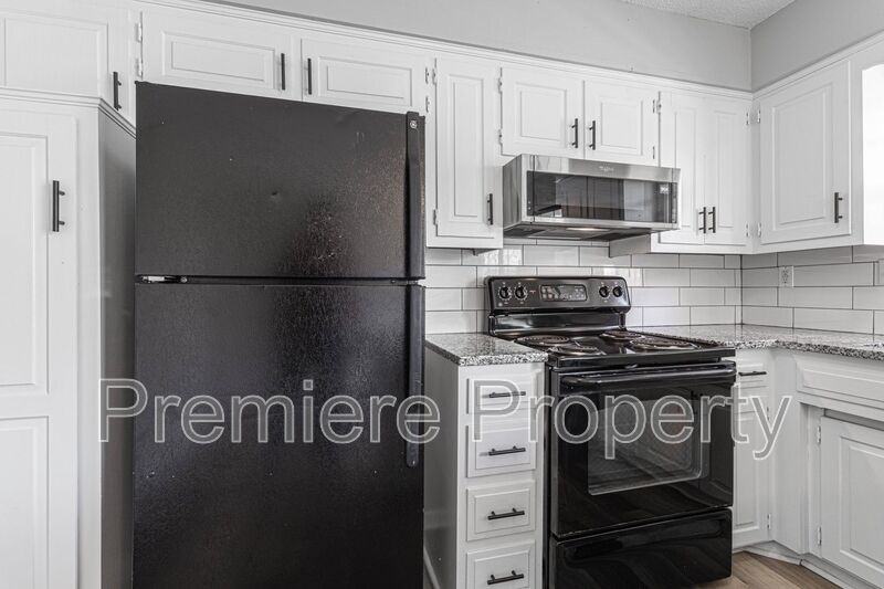 11702 E 60th St - Photo 5 of 16