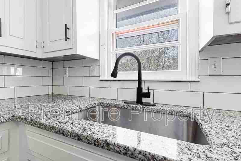 11702 E 60th St - Photo 6 of 16