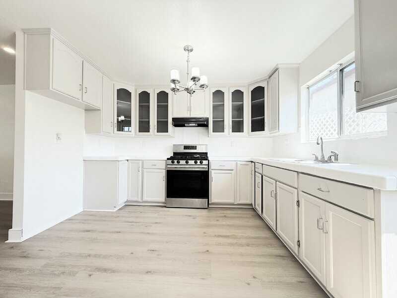 3173 Fairmount St - Photo 5 of 15