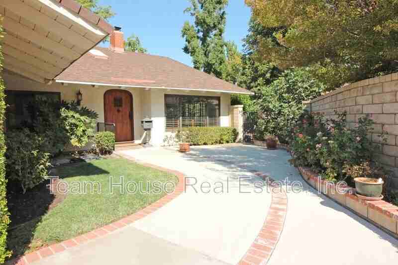 25433 Plaza Escovar - Photo 3 of 36