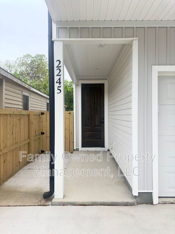 2245 Fillmore St - Photo 2 of 28