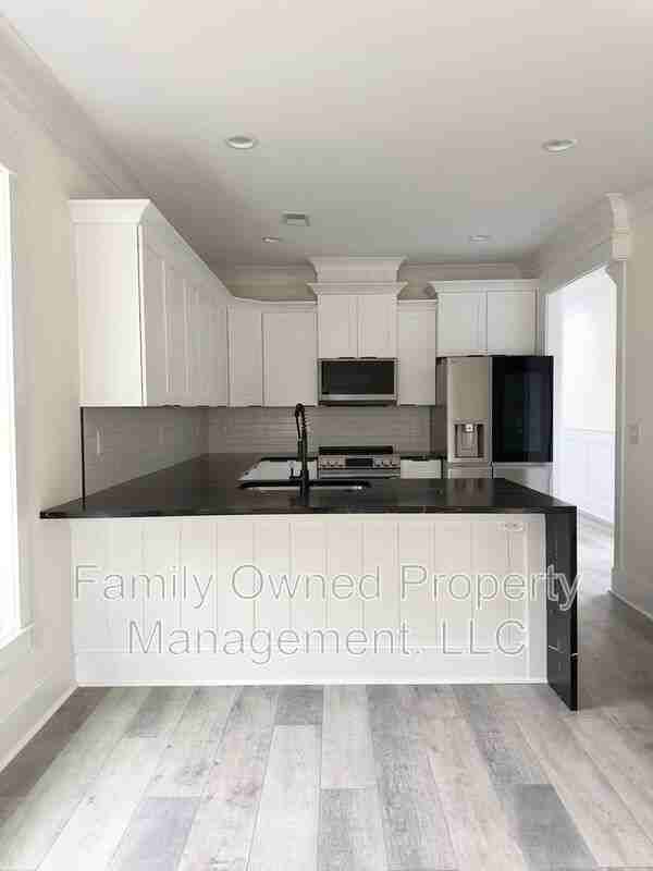 2245 Fillmore St - Photo 6 of 28