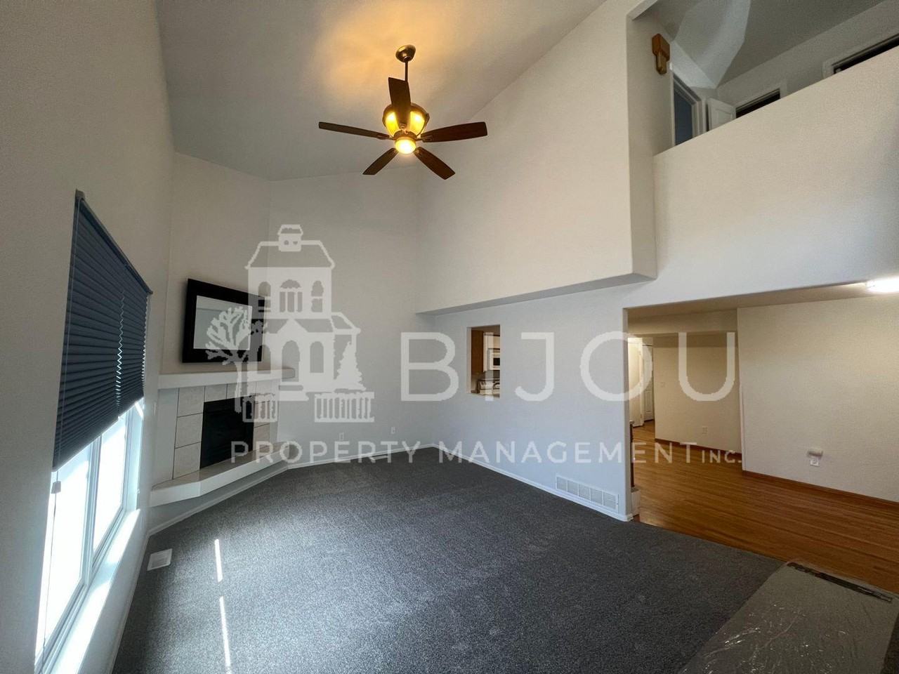 6533 Foxdale Cir - Photo 4 of 38