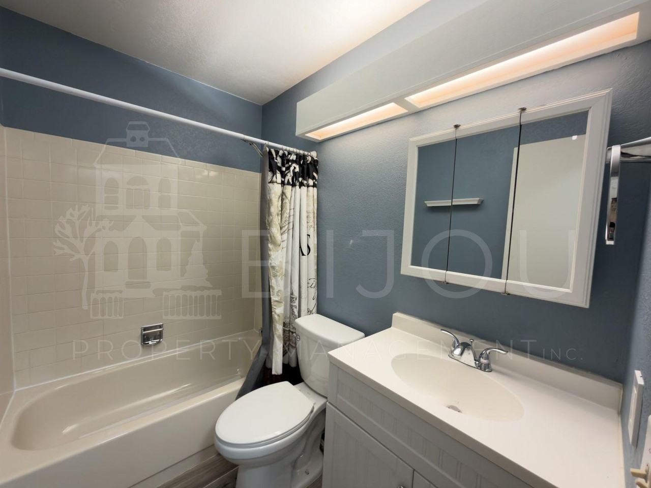 2560 Clarendon Dr - Photo 7 of 21