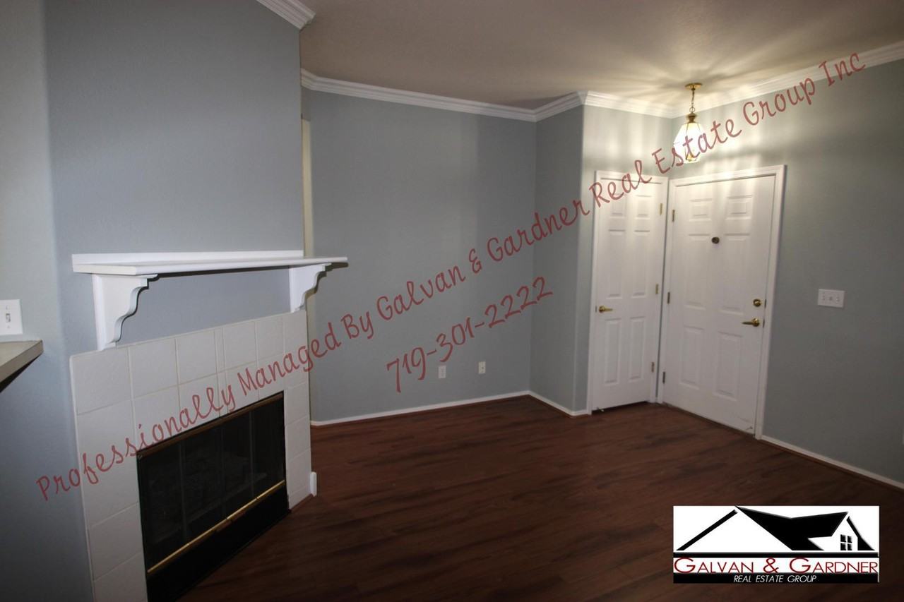 3850 Strawberry Field Grv Apt B - Photo 3 of 19