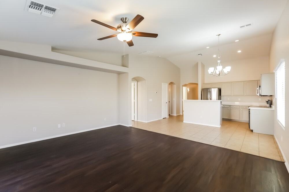 6622 S 23rd Ave - Photo 4 of 15