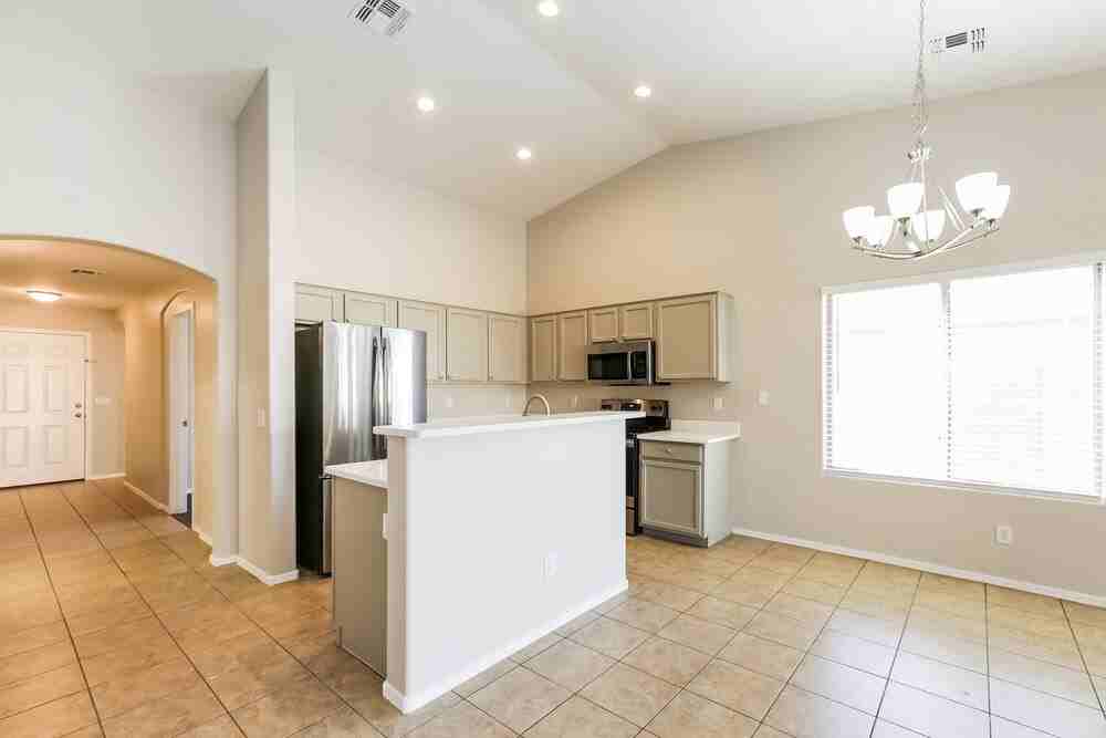 6622 S 23rd Ave - Photo 6 of 15