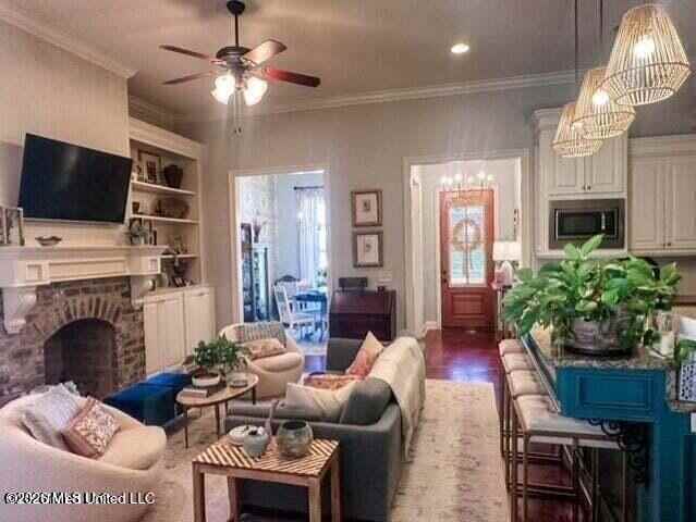 715 Chambord Dr - Photo 2 of 11