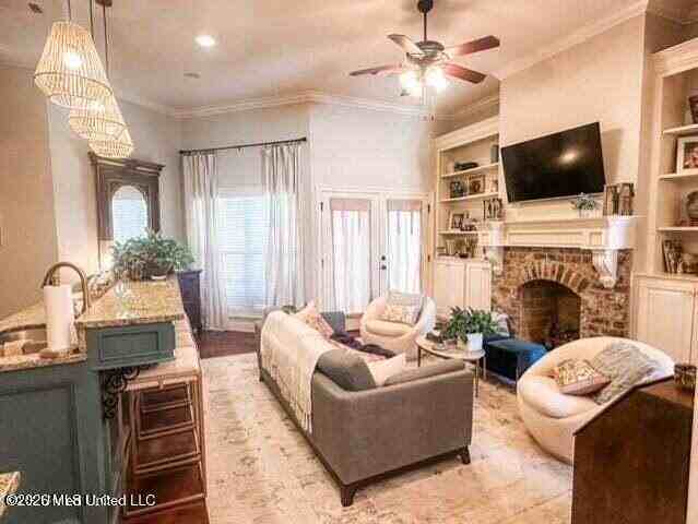 715 Chambord Dr - Photo 3 of 11