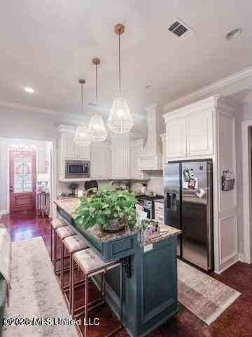 715 Chambord Dr - Photo 4 of 11