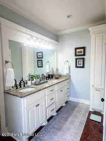 715 Chambord Dr - Photo 6 of 11