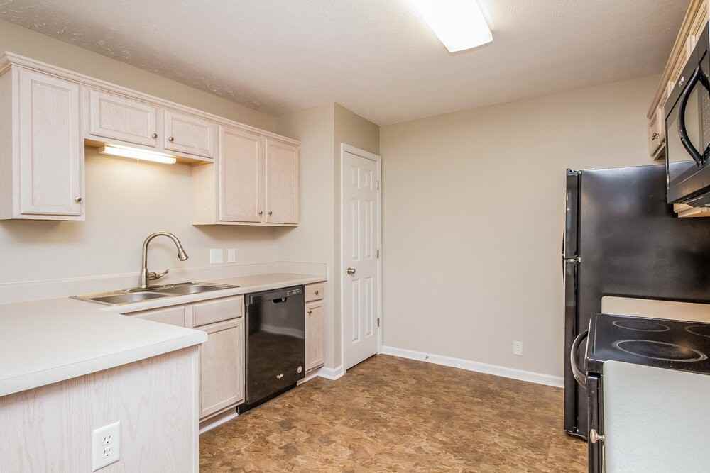 1413 Chesterbrook Ct - Photo 6 of 15