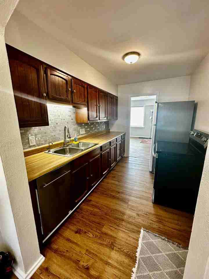 126 California Blvd - Photo 4 of 24