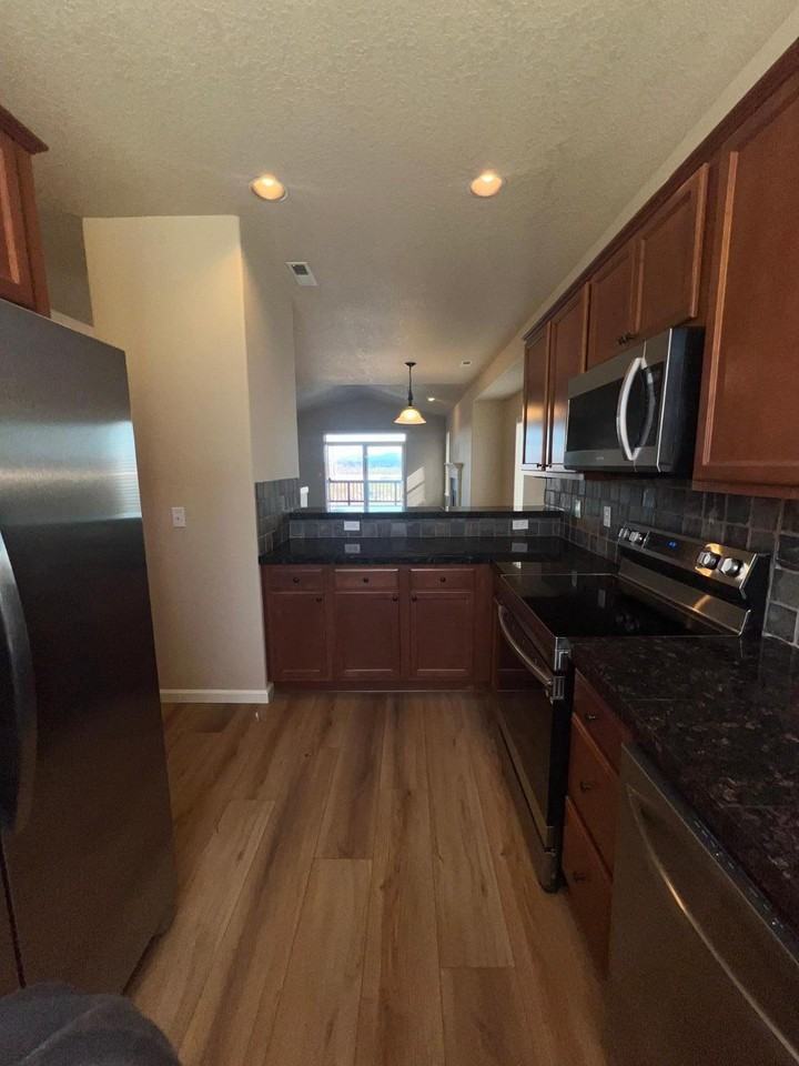 1235 Sw 10th Way - Photo 6 of 27