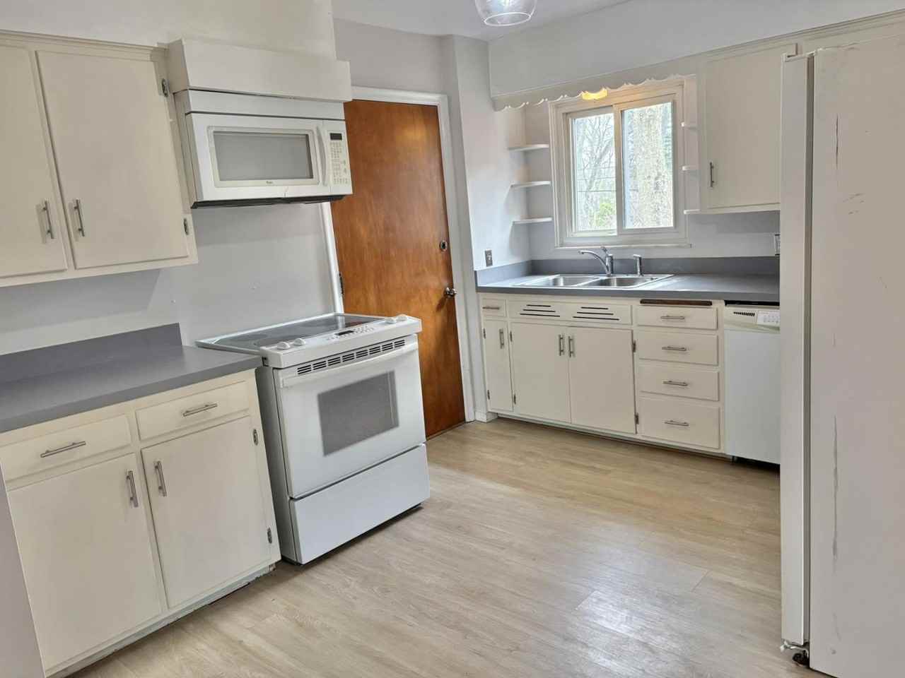 4033 Hillandale Rd #4ORD - Photo 5 of 13