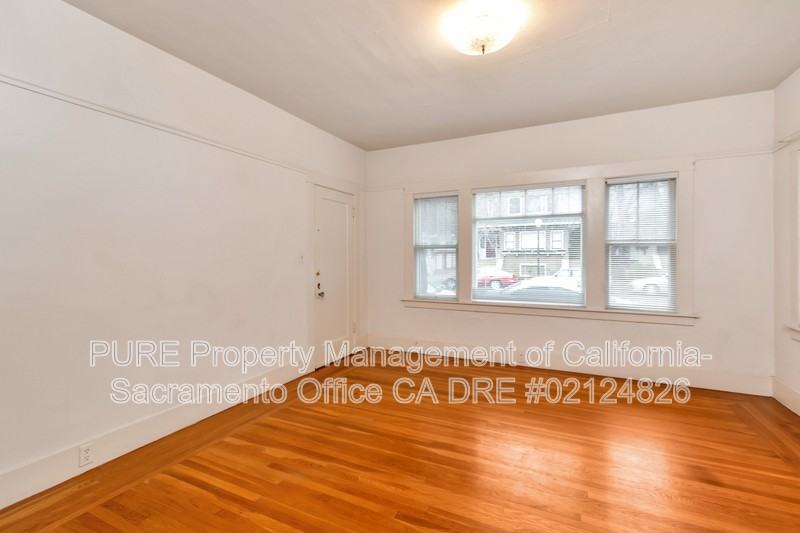 816 22nd St #1 - Photo 3 of 17