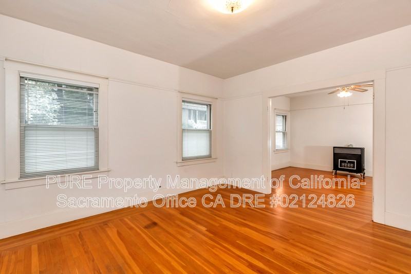 816 22nd St #1 - Photo 4 of 17