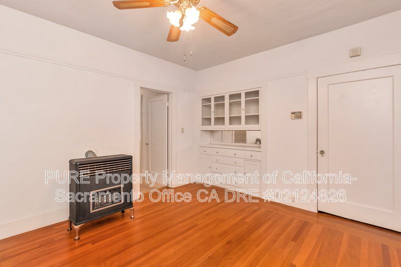 816 22nd St #1 - Photo 6 of 17