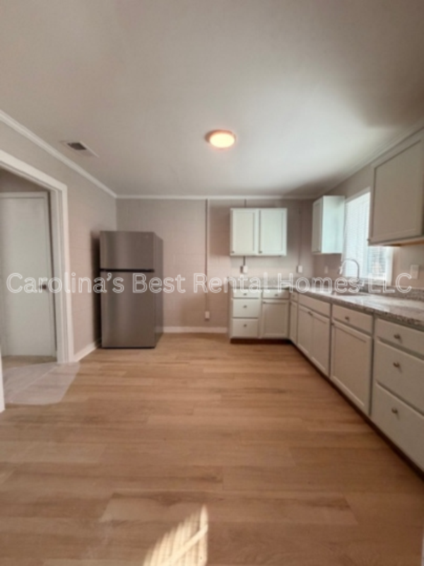 621 Milligan St - Photo 7 of 12