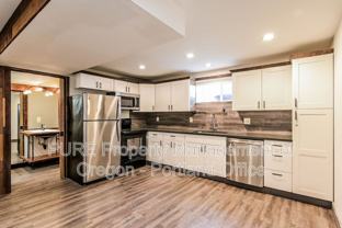 2324 N Watts St #B - Photo 1 of 1