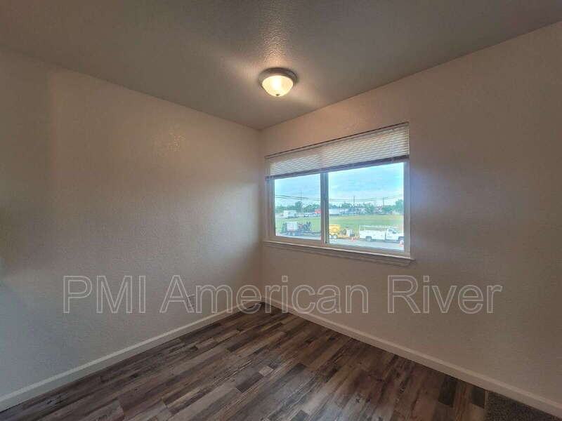 7145 Bacchini Ave - Photo 3 of 14