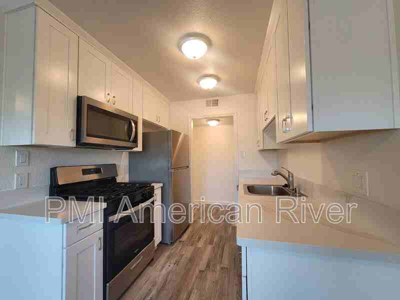 7145 Bacchini Ave - Photo 4 of 14